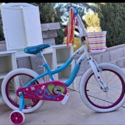 Cute  Schwinn girls’ kids bike –
Comes with a front basket etc...
Please check images for tire size