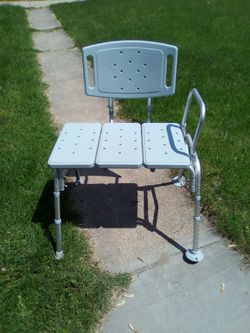 New bathroom walk in shower chair with back and arm rest 650lbs max capacity . Se Habla Espanol