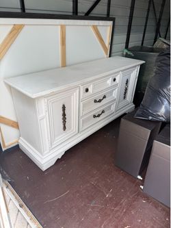 Vintage Dresser - free pick up