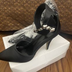 Women’s Shoes Size 8 1/2 New Condition (Black Color) $20 Firm On Price