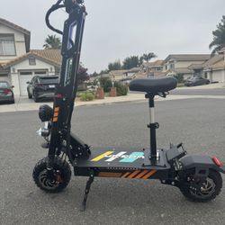 Dual-motor dual-battery high-speed electric scooter