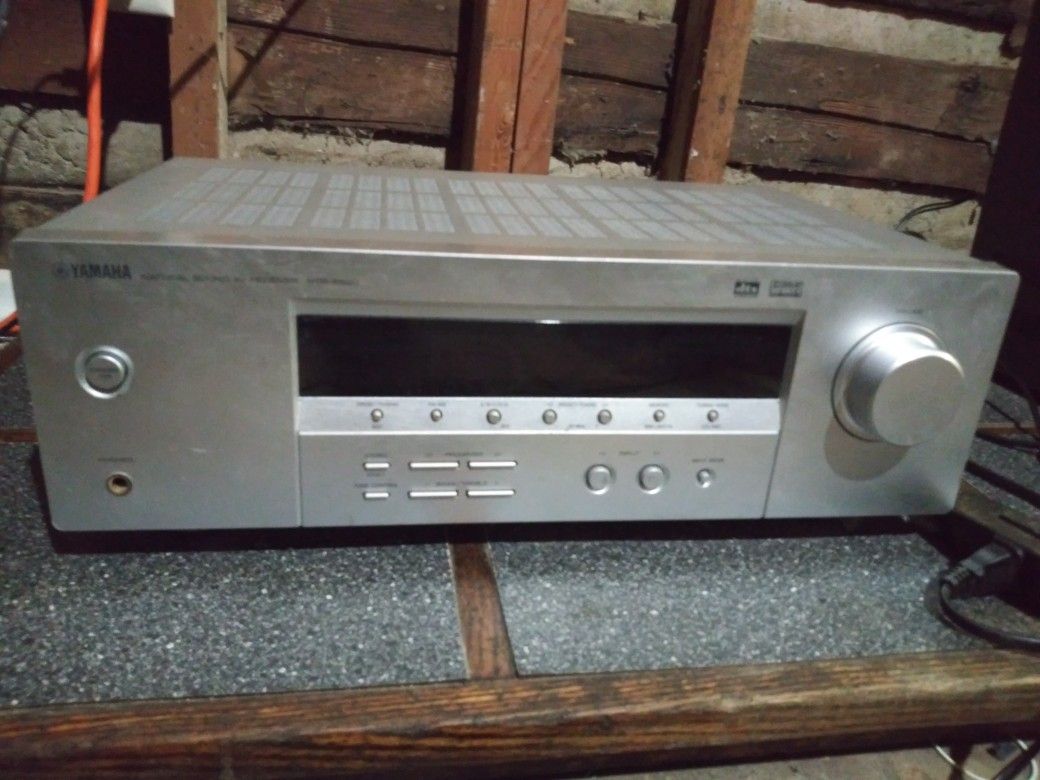 Yamaha 220w receiver and speakers