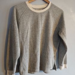 WOMEN'S CONVERSE SWEATSHIRT.... CHECK OUT MY PAGE FOR MORE ITEMS