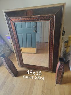 Heavy Unique Mirror Include 2 Vases $200