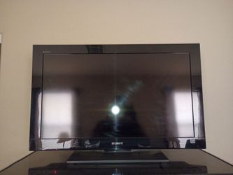 🔥🔥$50🔥🔥. Sony 32-inch entry-level LCD HDTV
