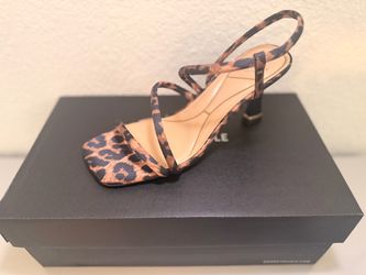 Kenneth Cole Leopard print kitten heels