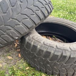 Pair Of 35x12.50r20