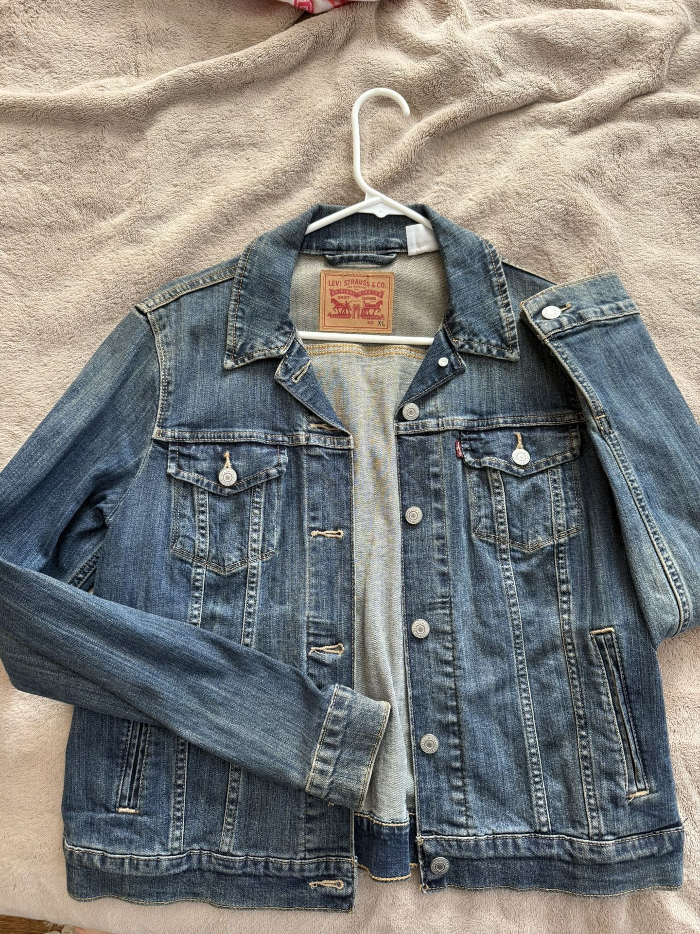 Rad New Levi Original Trucker Jacket Women’s xL $