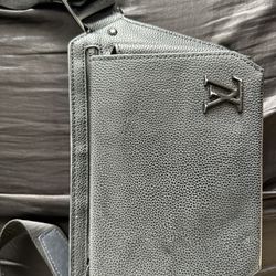 Louis Vuitton takeoff sling bag