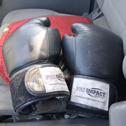 Men Boxing Gloves 