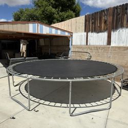 Trampoline 