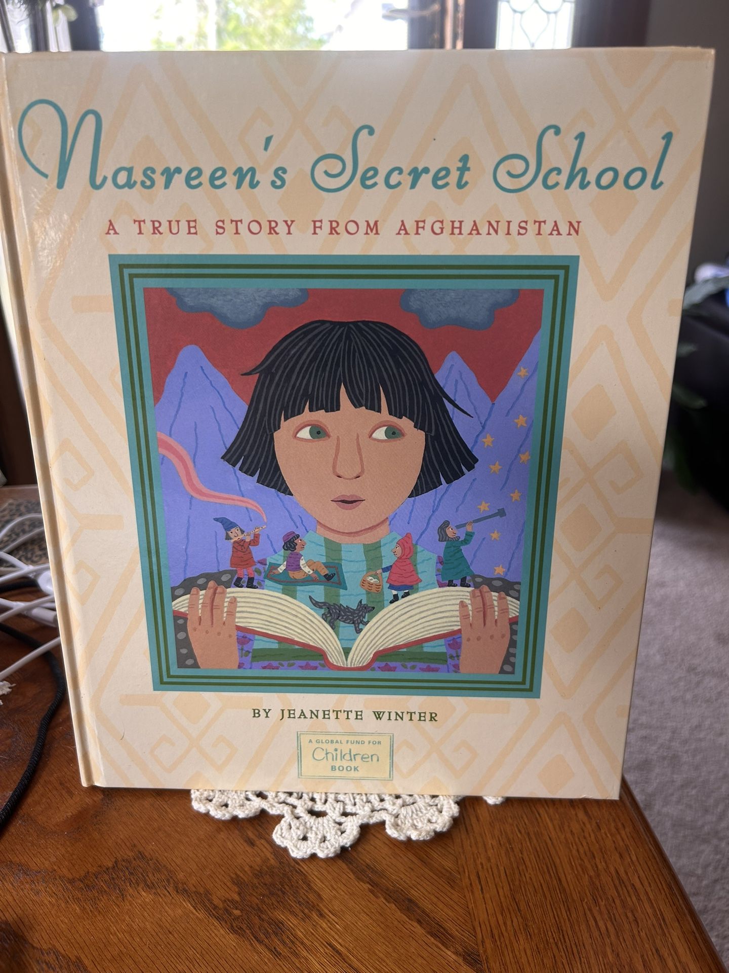 Jeanette Winter Nasreen's Secret School: A True Story from Afghanistan