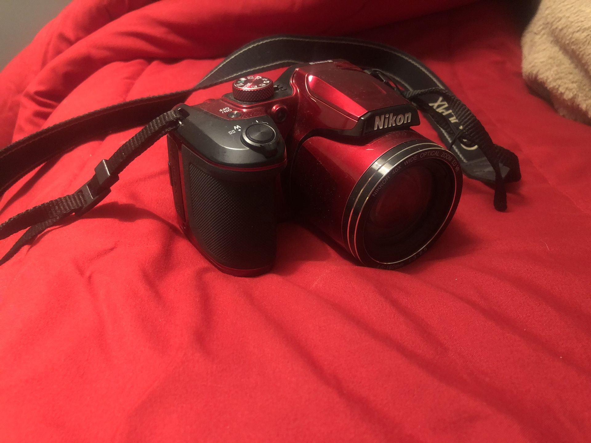 I’m selling a Nikon COOLPIX B500 16MP Digital Camera with 40x Optical Zoom - message me for more information.