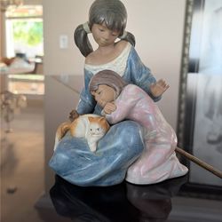 Lladro  Two Girls And A Cat !!!!