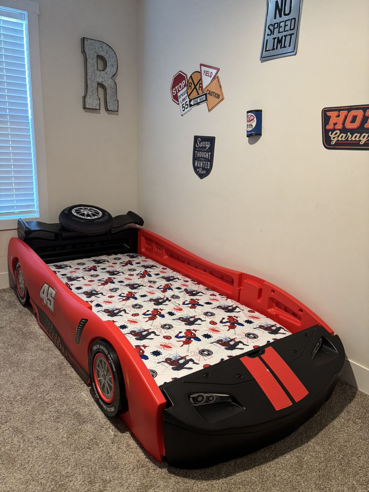 Delta Kids Twin Size Race Bed