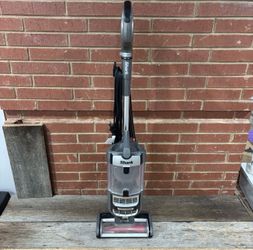 SHARK UV730 NAVIGATOR LIFT-AWAY UPRIGHT VACUUM, SHARK - GRAY/BLACK