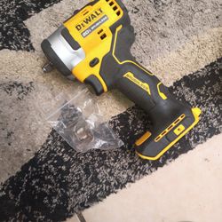 DEWALT 20-volt Max Variable Speed Brushless 3/8-in square Drive Cordless Impact Wrench