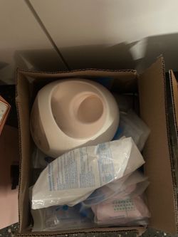 Breast pump + supplies