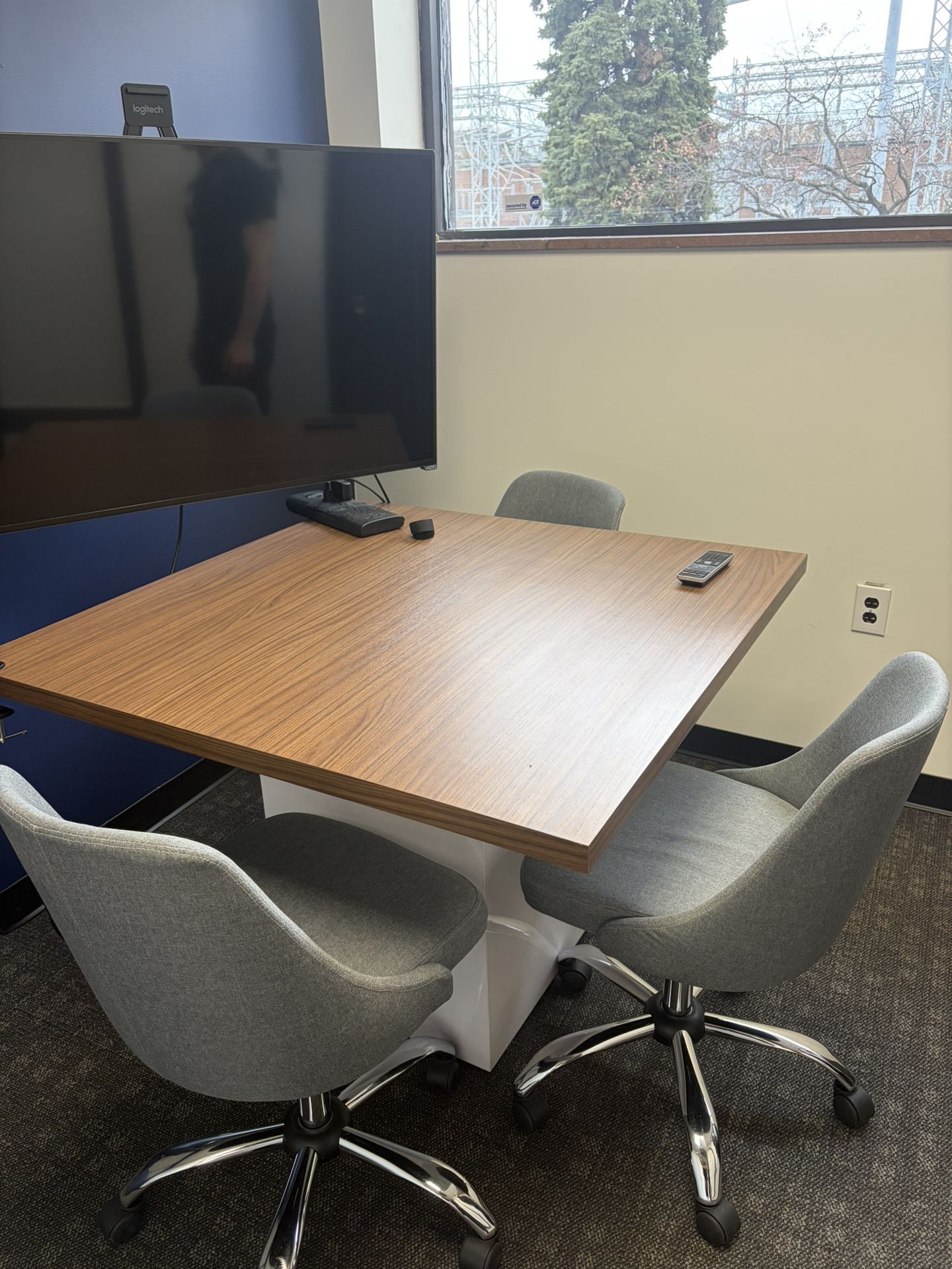 Modern Office Table Mint Condition Negotiable