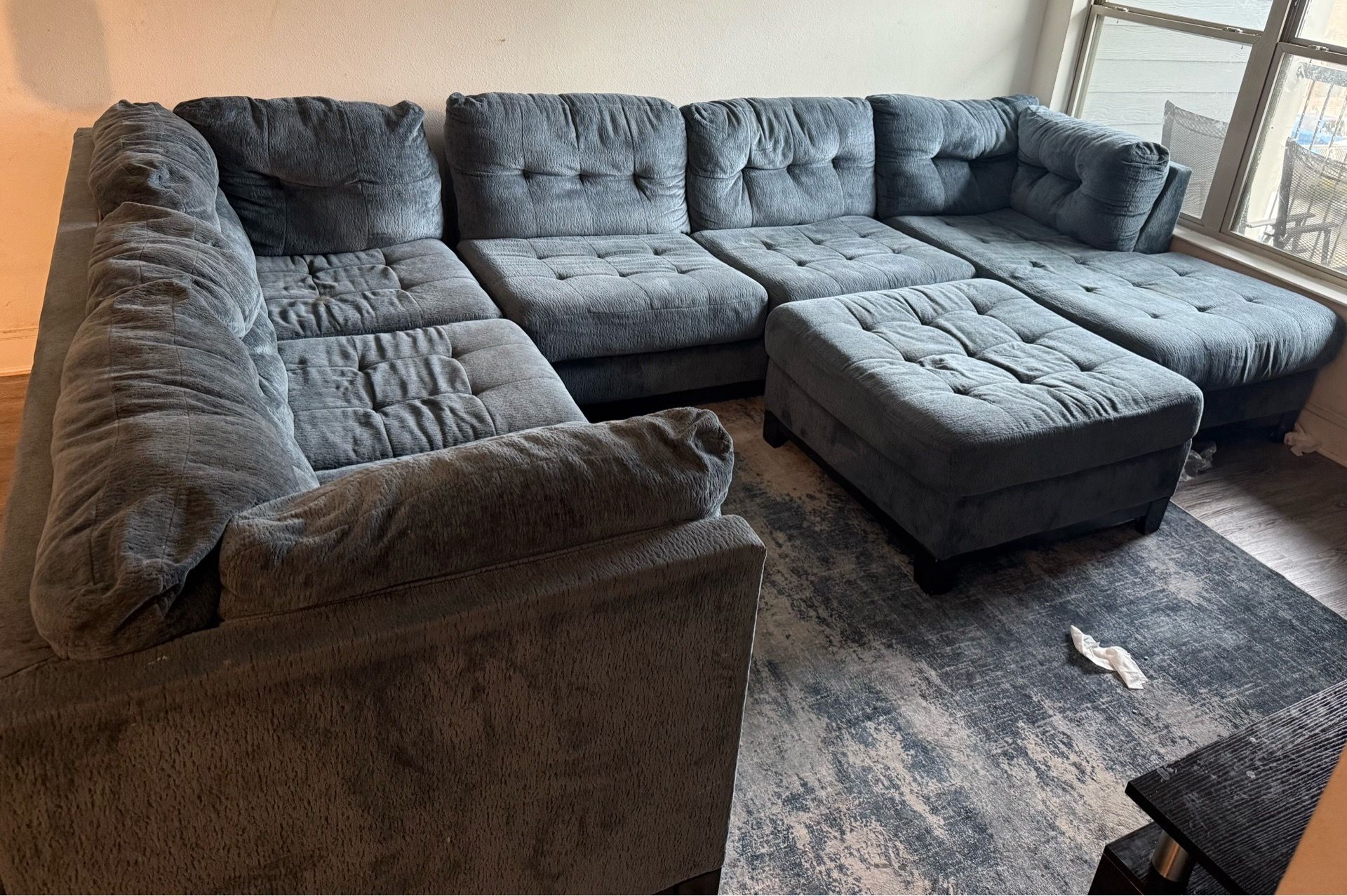Sectional w/ ottoman