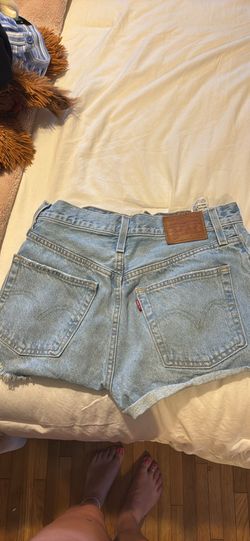 Levi’s shorts size 26