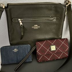 Green Crossbody Coach And Wallets ( Coach And Dooney)