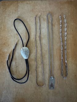 Men’s necklaces