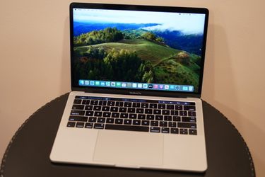 MacBook Pro Retina Touchbar 13-inch Touch Bar Intel Core i5 2.9 GHz 8GB Ram 512GB SSD macOS Sonoma