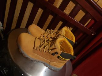 Brand new dewalt boots