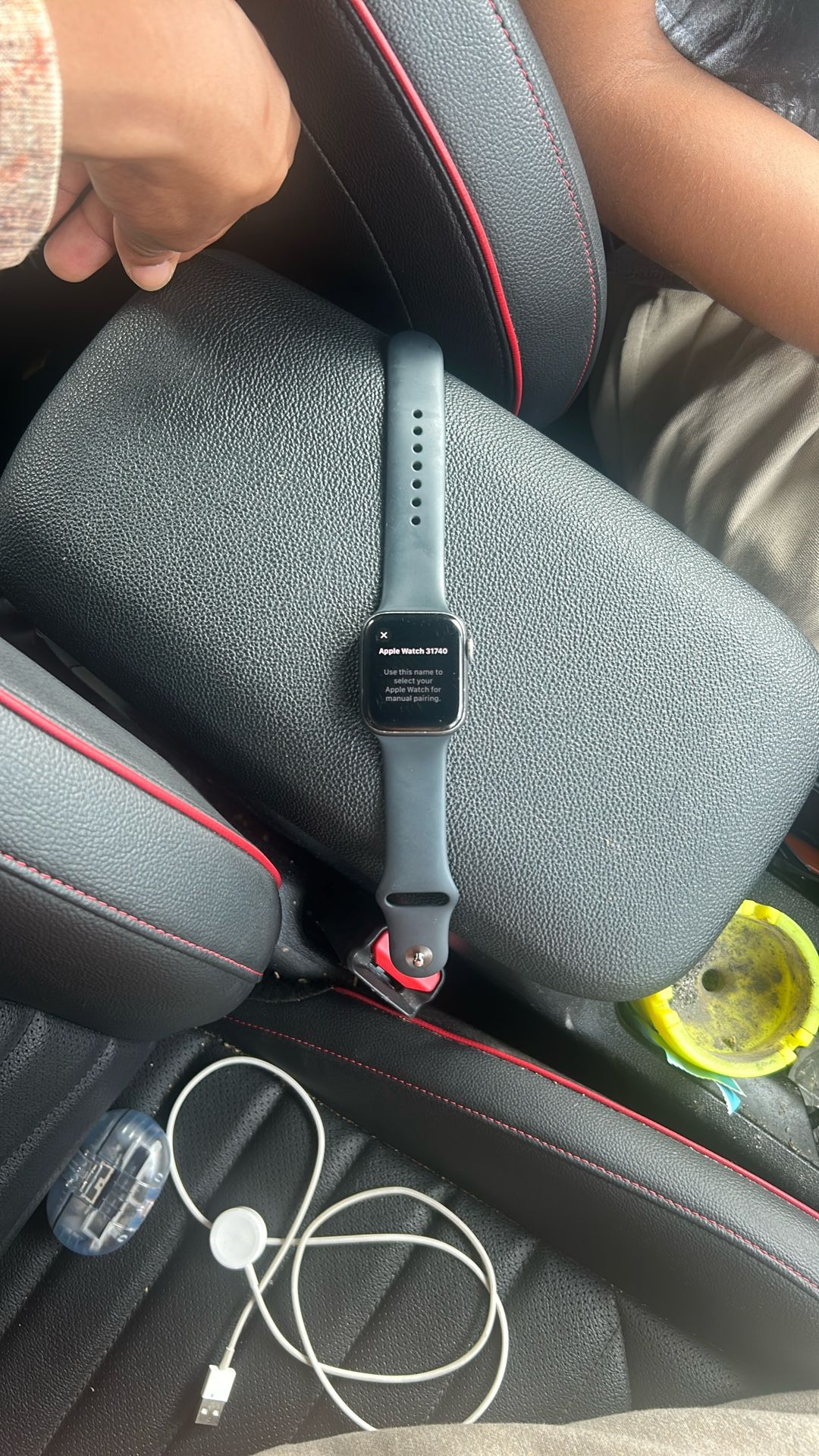 APPLE WATCH SERIES 5/ CHARGER INCLUDED