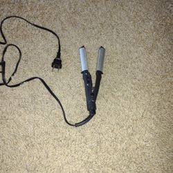 Mini Hair Straightener Thumbnail