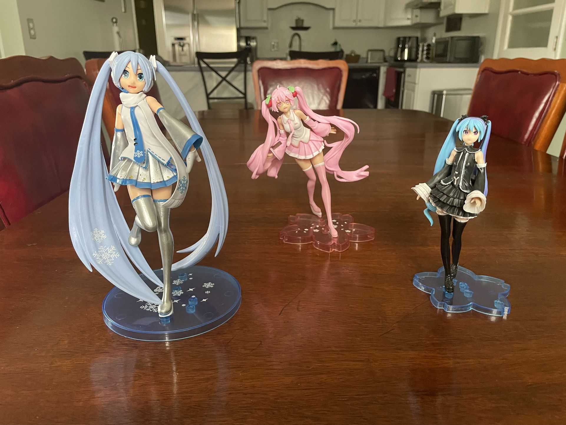 Anime Figures Hatsune, Sakura, Snow Miku and Ishibansho