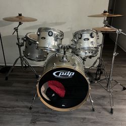 Pacific By DW CX Series Maple Complete Drum Set 