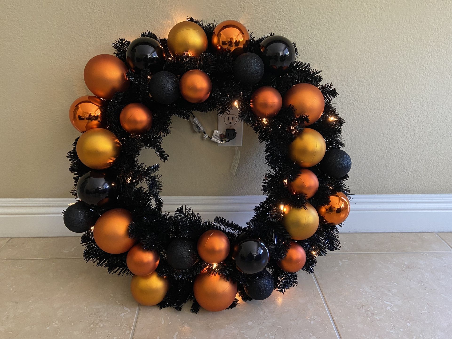 Halloween Theme Wreath With Light
