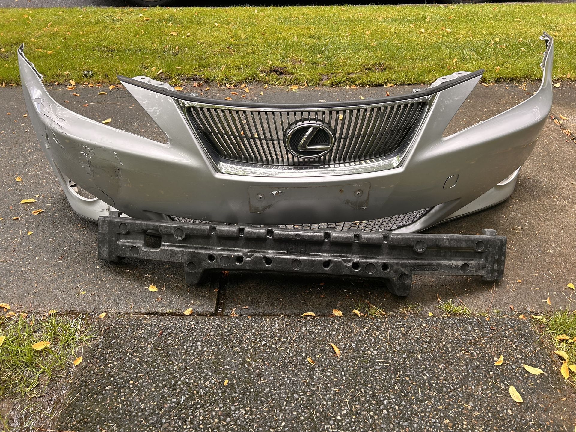 Lexus IS 250 Front Grill