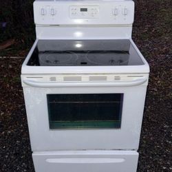 Frigidaire Glass Top Stove *WARRANTY&DELIVERY*