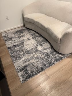 ACCEPTING BEST OFFER. 5x7 RUG