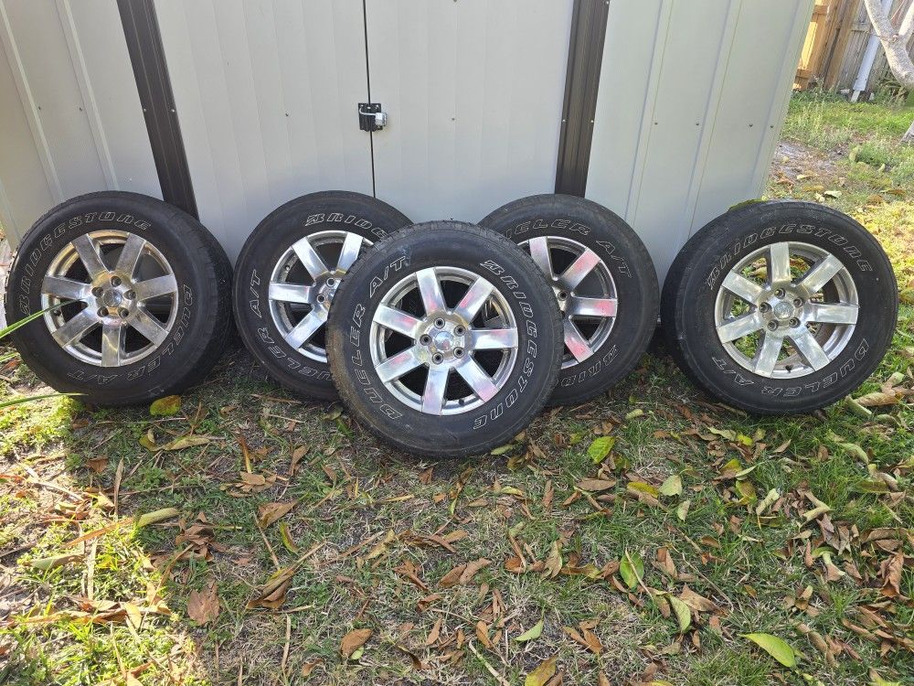 2017 Jeep Wrangler Sahara Wheels N Tires