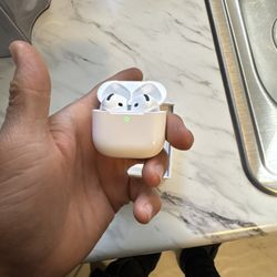 Air Pods 4 - Noise Cancellation - Like New