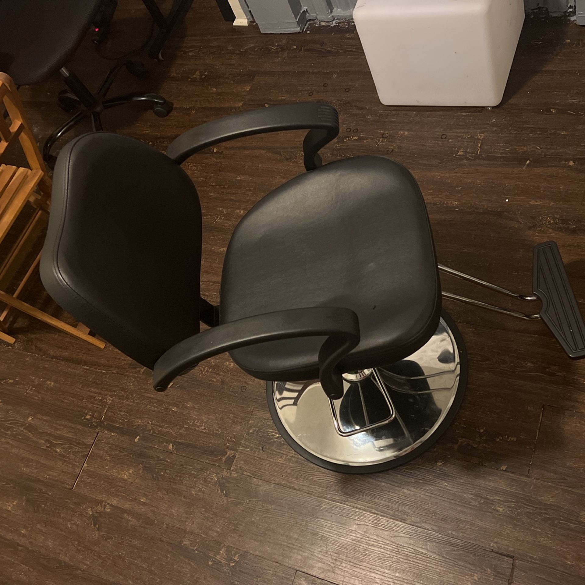 Saloon Chair