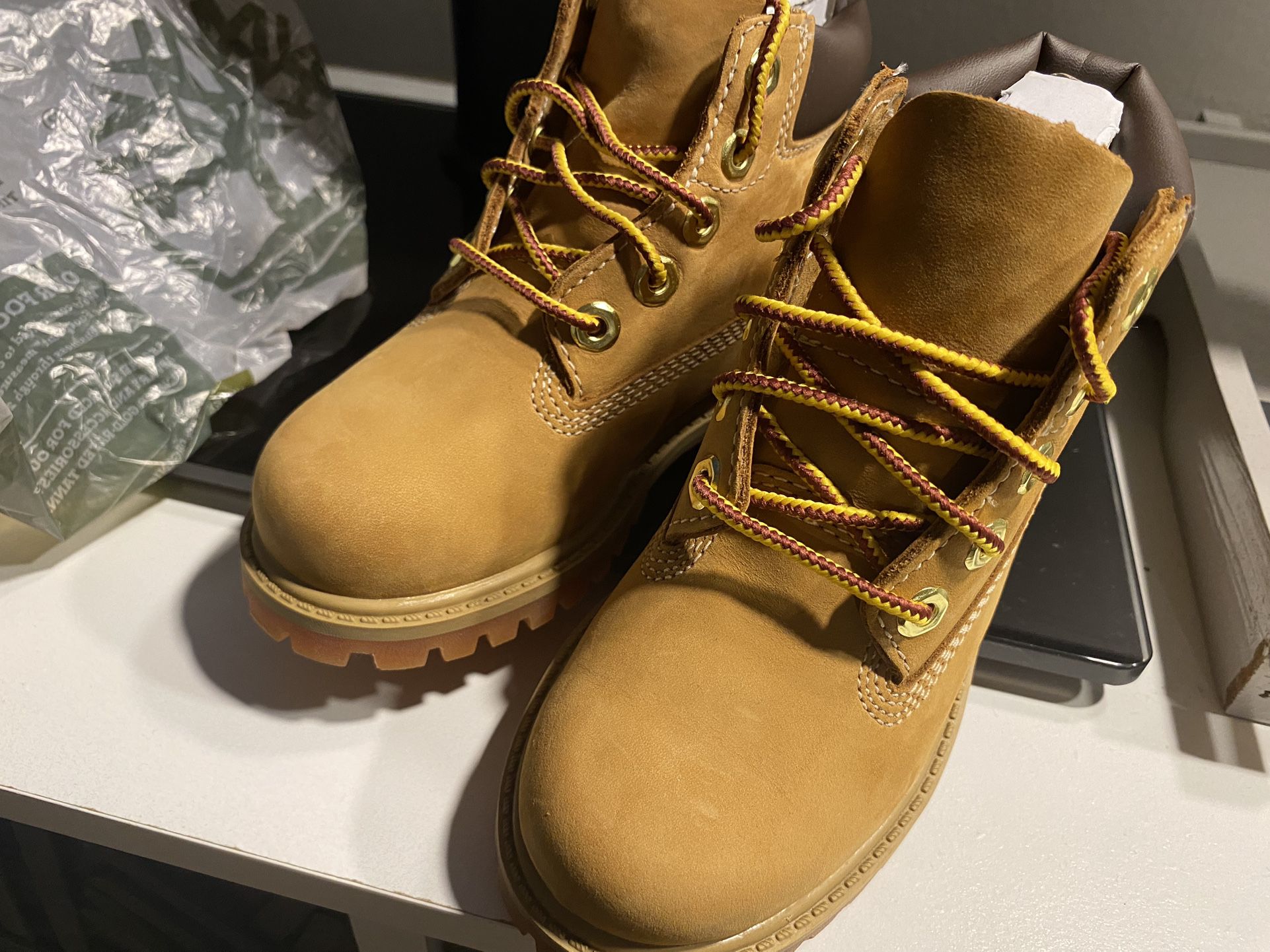 Kids Timberland boots Size 8 (Toddler) Perfect Condition!