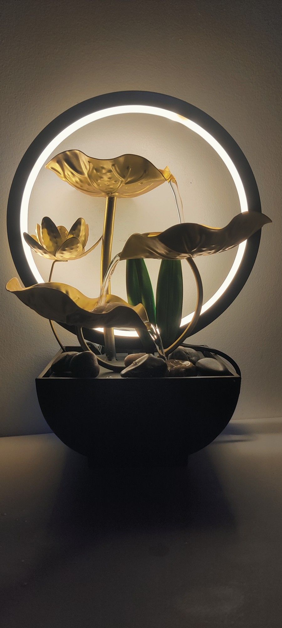Beautiful Water Fountain Gold Flowers Natural Humidifier White Noise Yoga Meditation Water Fall Relaxation Anti stress