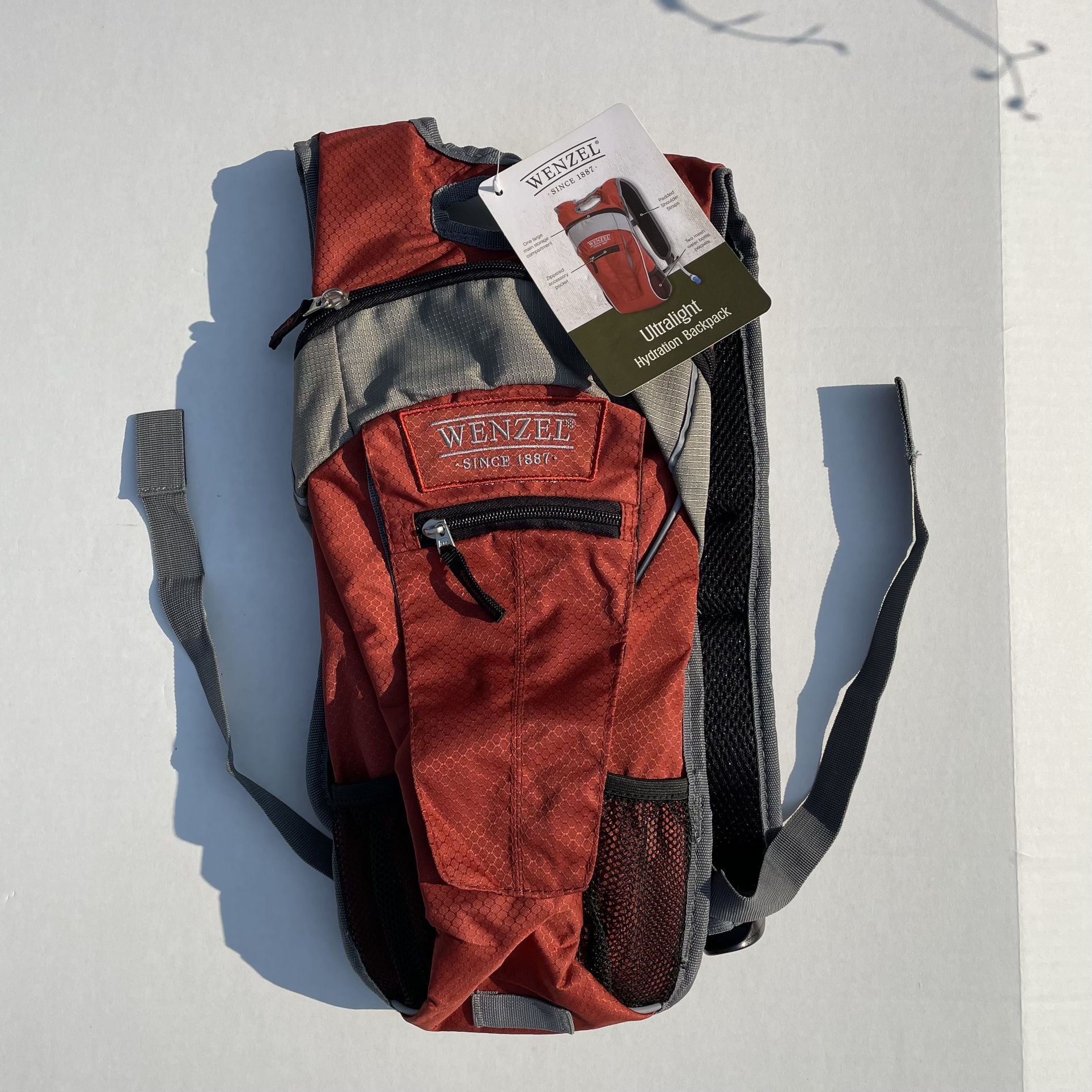 Wenzel Ultralight Hydration Backpack Hiking Cycling Running NWT