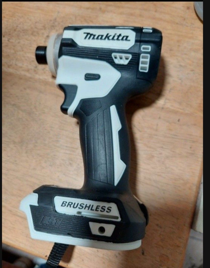 Makita 18 Volt  Impact Drill