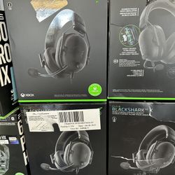 Xbox And PlayStation Controller 