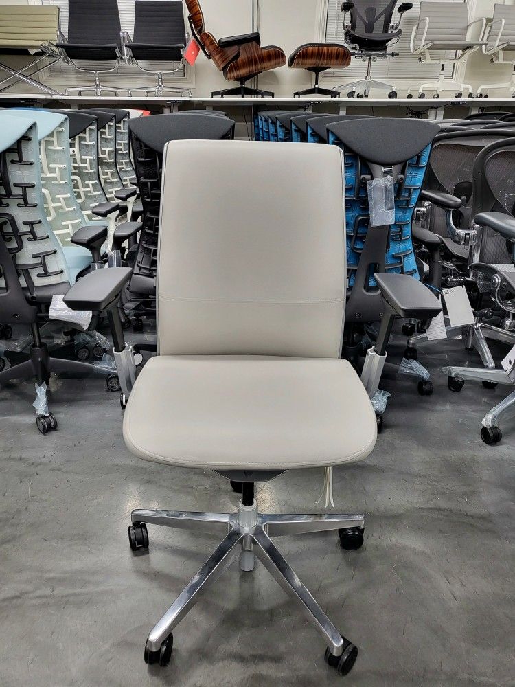 Rarely Used Steelcase Think v1/v2 Chair