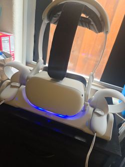 Meta Quest 2 VR Bundle w/ Charging Dock, Comfort Strap & Grip Covers