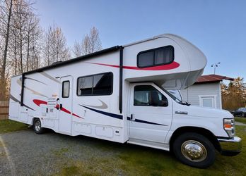 2017 Forest River Sunseeker 3050DS / 3050S — 30K miles