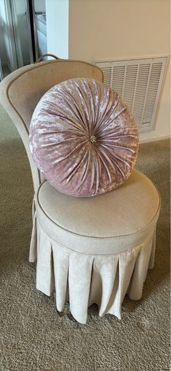 Vintage vanity chair