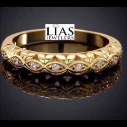 New 18k Yellow Gold Wedding Ring 